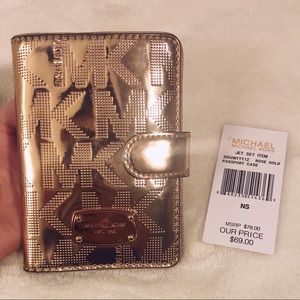 Micheal kors passport/ wallet